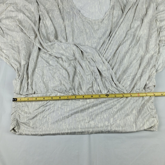 The Muses Lounge Size Medium Ivory Off Cream Gray Top Rayon Blend Faux Wrap - Picture 8 of 16